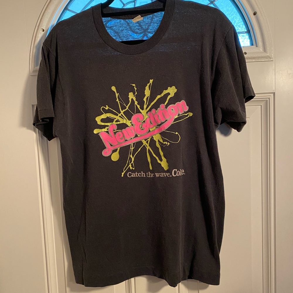 Rare New Edition Coca-Cola T-Shirt Size Large